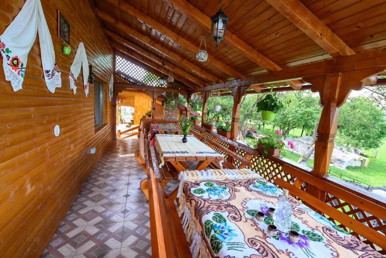 Sub Creasta Cocosului Hotel Breb Buitenkant foto