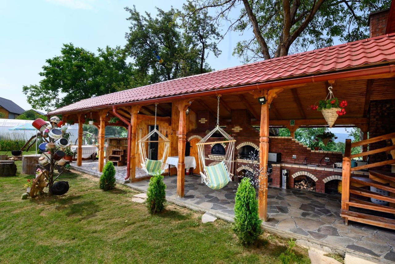 Sub Creasta Cocosului Hotel Breb Buitenkant foto