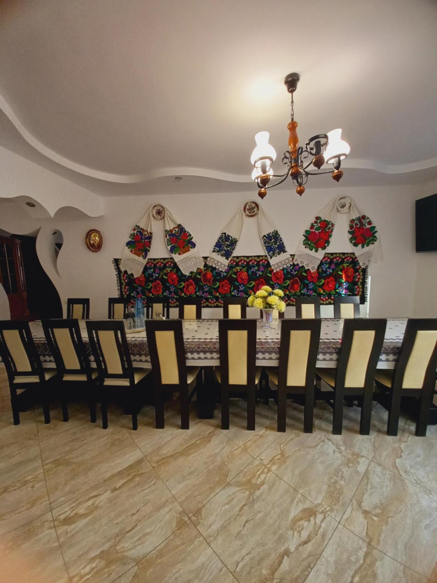 Sub Creasta Cocosului Hotel Breb Buitenkant foto