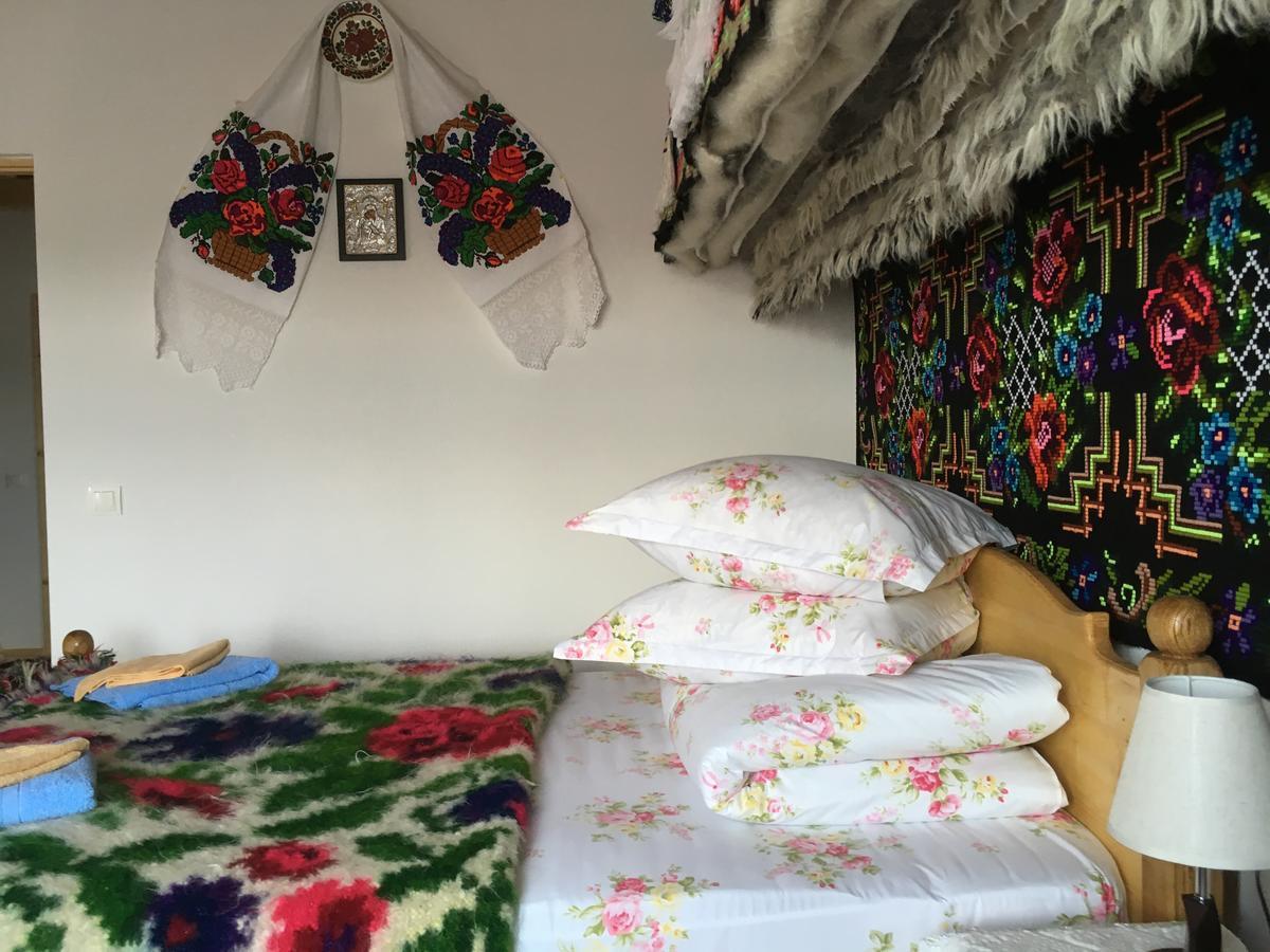 Sub Creasta Cocosului Hotel Breb Buitenkant foto