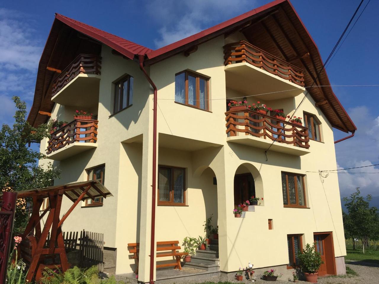 Sub Creasta Cocosului Hotel Breb Buitenkant foto